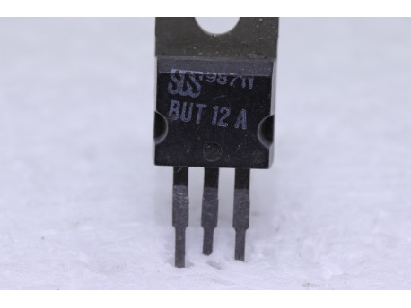 transistor npn BUT12A