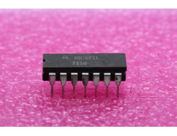 MC671L triple porte nand trois entrées - MC14XX - 1,50 €