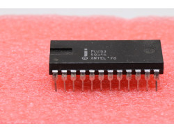 P8253 circuit timer périphérique pour microprocesseur intel - CPU/MPU/PERIPHERIQUES VINTAGE - 4,00 €