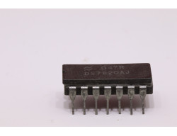 DS7820AJ double récepteur ligne entrées différentielles
