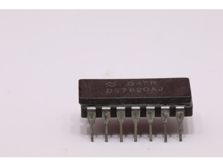 DS7820AJ double récepteur ligne entrées différentielles