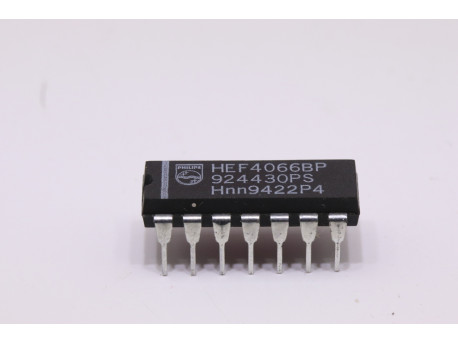 4066 quadruple commutateur analogique