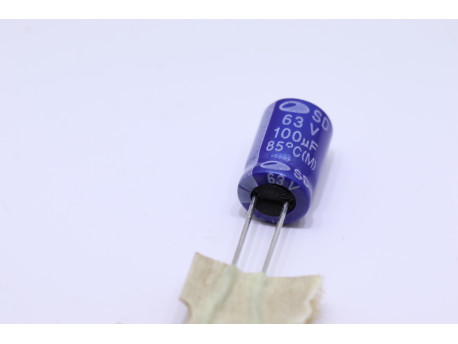Condensateur électrolytique 100uF 63 volts radial