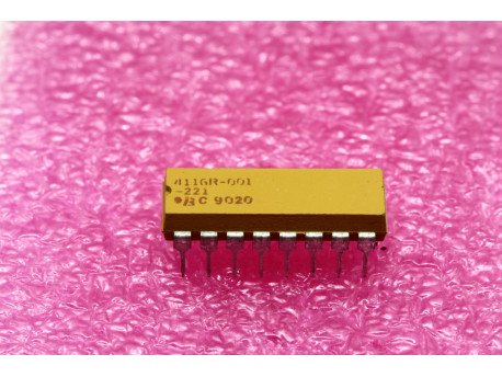 4116-001-221 réseau de 8 résistances isolées 220 ohm - 1,50 €