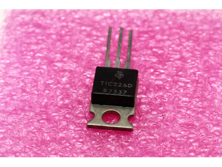 TIC226D triac 400 volts 8 ampères - 1,50 €