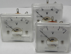 galvanomètre ferromagnétique 0-150 volt AC/DC