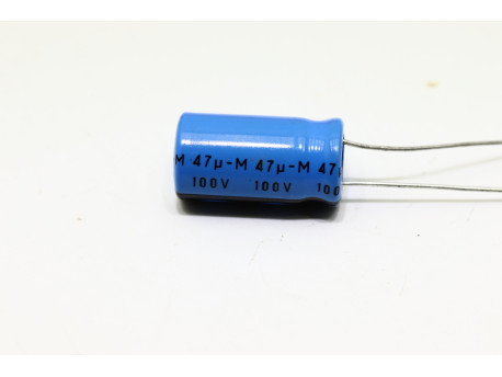 condensateur électrolytique 47uF 100 volts radial - 0,25 €