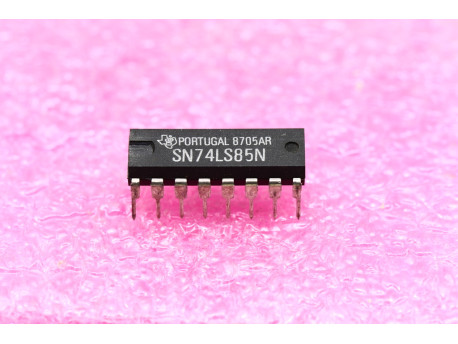 F85-TTL comparateur 4 bits