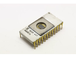 MB8516 mémoire eprom uv 16ko céramique