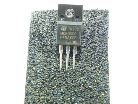 transistor mosfet rapide STP4NA60FI