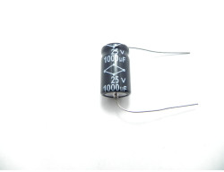 condensateur électrolytique 1000 µF 25 volts