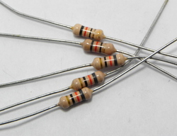 82 ohm 1/2 watt 5 %