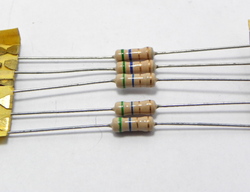 5.6 ohm 1/2 watt 5 %