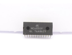 circuit interface de communication asynchrone MC6850P