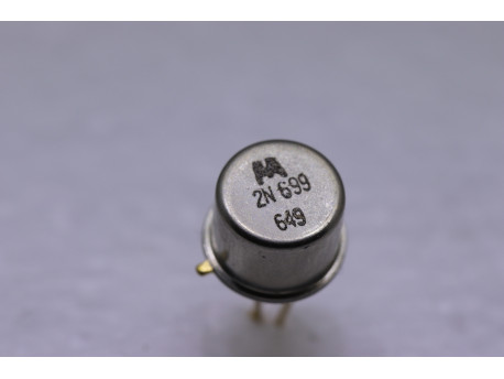 transistor npn 2N699