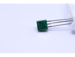 transistor pnp BC252A