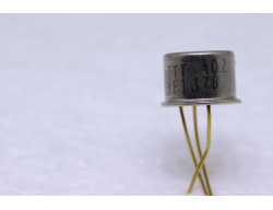 transistor npn BF137B