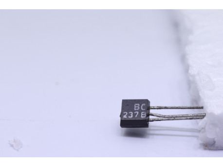 transistor npn BC237B